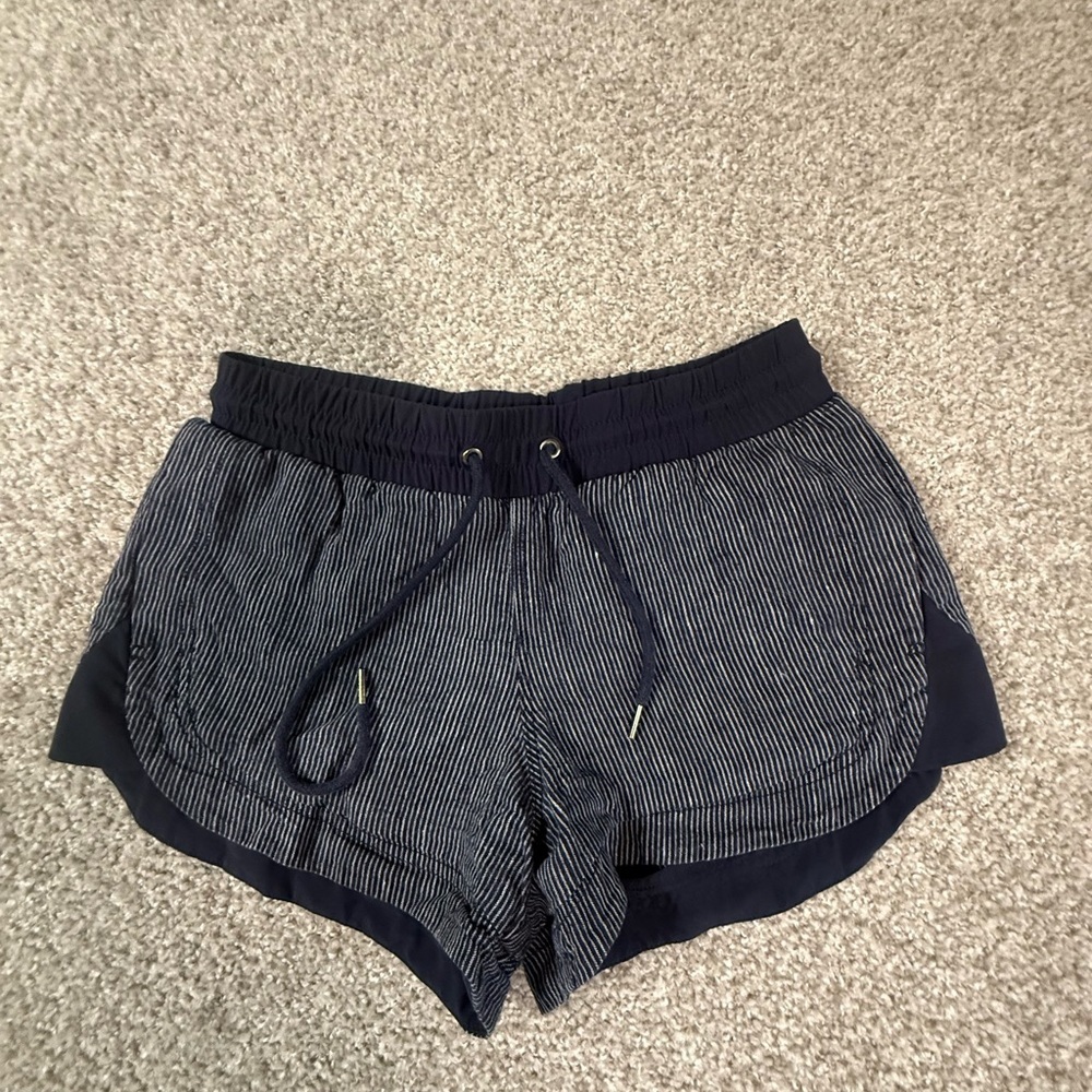 Athleta Navy White Double layer Fall Pinstripe Drawstring Shorts – Size 0
